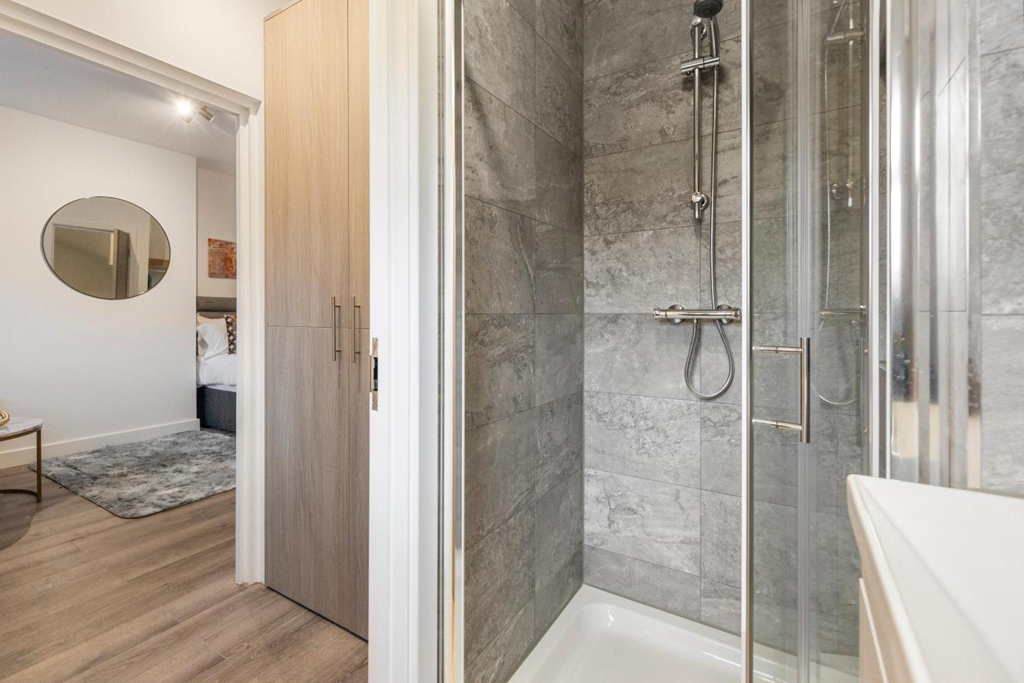 Beautiful-Cosy-King Sized Bed Flat 3 Min Walk To Tube Station Apartment Лондон Екстериор снимка